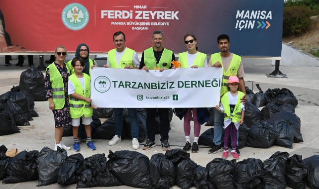‘Atıksız Bir Dünya’ sloganıyla çöp toplama etkinliği yapıldı