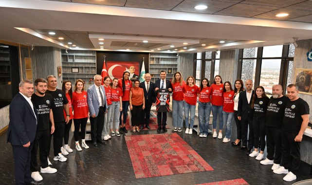 Başkan Zeyrek, “12 bin 500 evladımıza 17 farklı branşta destek sağlıyoruz”
