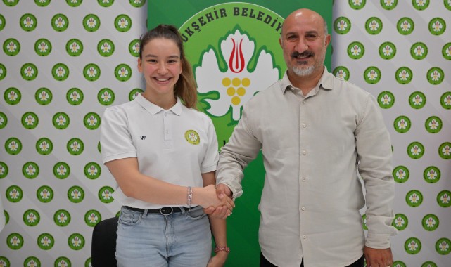 Dünya Şampiyonu Ayşe Begüm Onbaşı Yuvaya Döndü