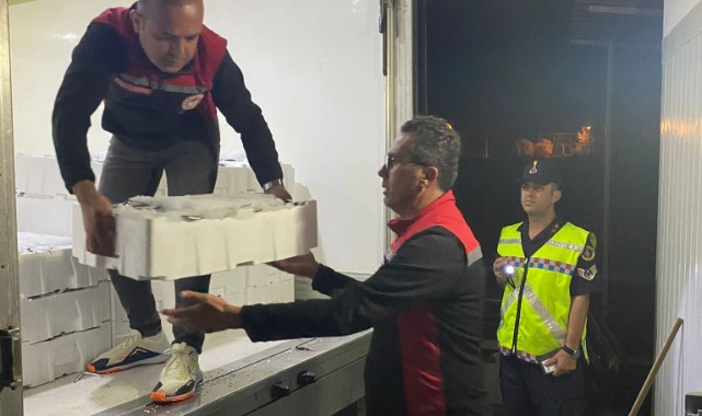 İzmir'de Su Ürünleri Denetimi Gerçekleştirildi: Yasadışı Avlanan 1430 Kg Hamsiye El Konuldu