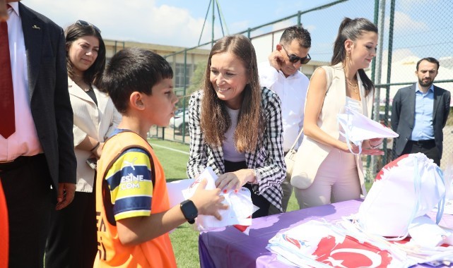 ŞEHZADELER BELEDİYESİ YAZ KURSLARIYLA GENÇLERE SPOR VE EĞİTİM DOLU BİR YAZ YAŞATTI