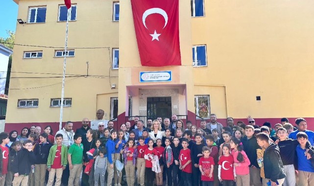 Akhisar Lokantacılar Odası'ndan Başlamış Köyü'nde Cumhuriyet Coşkusu