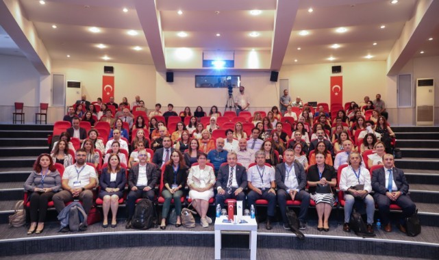 DEÜ'DE EXPOSOME-TR SEMPOZYUMU: ÇEVRESEL KİRLETİCİLER MASAYA YATIRILDI