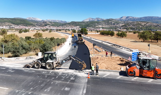 Otogar Yolunda 3. Kat Sıcak Asfalt Çalışması Başladı