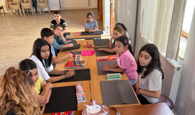 Salihli Belediyesi Himaye-i Etfal Binasında Resim ve Seramik Kursları Başladı
