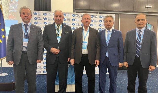 Selçuk ÖZDAĞ Bosna Hersek’in başkenti Saraybosna’da düzenlenen 8. Dünya Uygur Kongresinden seslendi
