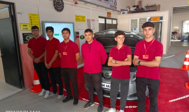 SİMGE PROJESİ SANAL GERÇEKLİĞİ EĞİTİMDE KULLANIYOR
