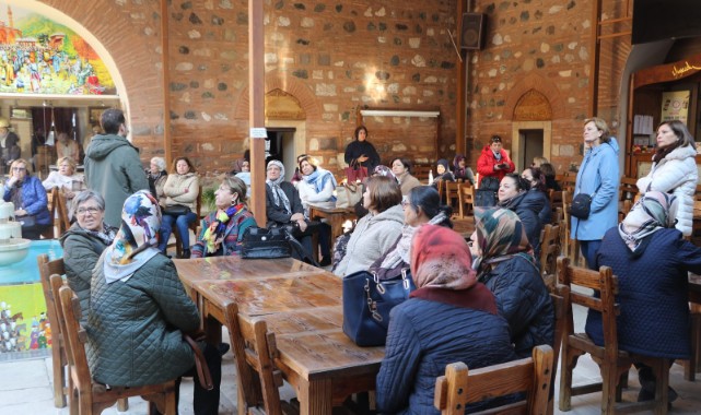 Büyükşehir Belediyesi, İzmirli Misafirlerine Şehir Turu Düzenledi