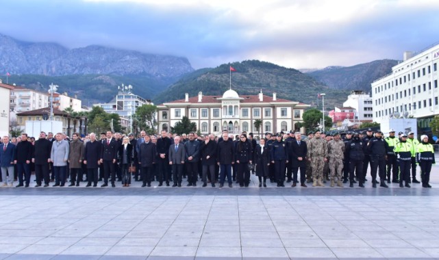 Manisa'da 24 Kasım Etkinlikleri Çelenk Töreni ile Başladı