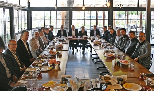 Vehbi Bakırlıoğlu 2025 bütçesi öncesi oda başkanları ile bir araya geldi
