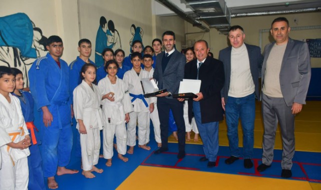 Manisa 45 Spor Kulübü'ne Moral Ziyareti