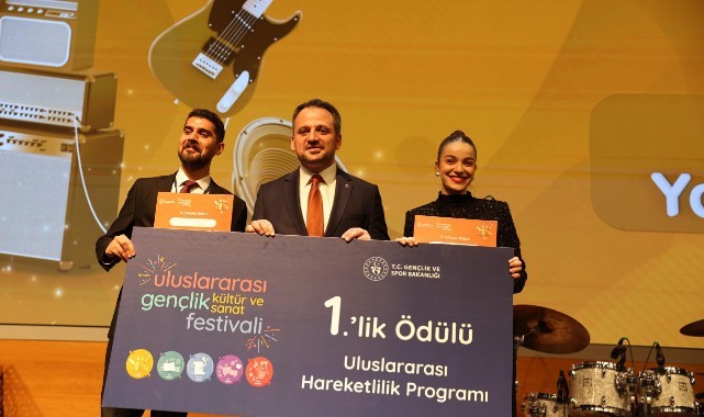 NİSAN CANDAN SES YARIŞMASI'NDA TÜRKİYE BİRİNCİSİ OLDU