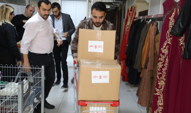 ŞEHZADELER BELEDİYESİ’NDEN İHTİYAÇ SAHİPLERİNE GIDA YARDIMI