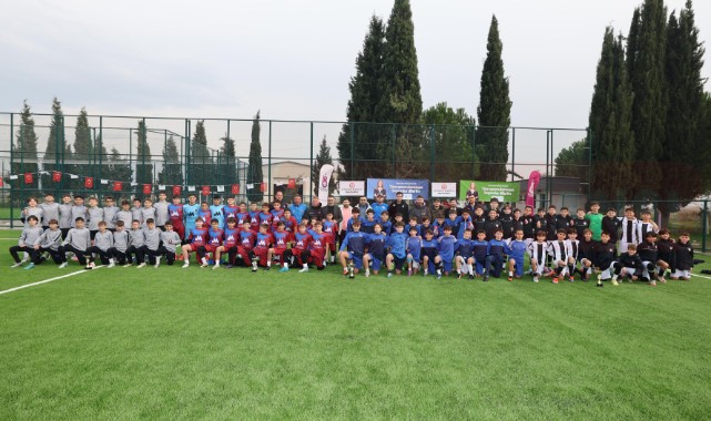 ŞEHZADELER BELEDİYESİ U13 CUP'TA ŞAMPİYON MANİSASPOR