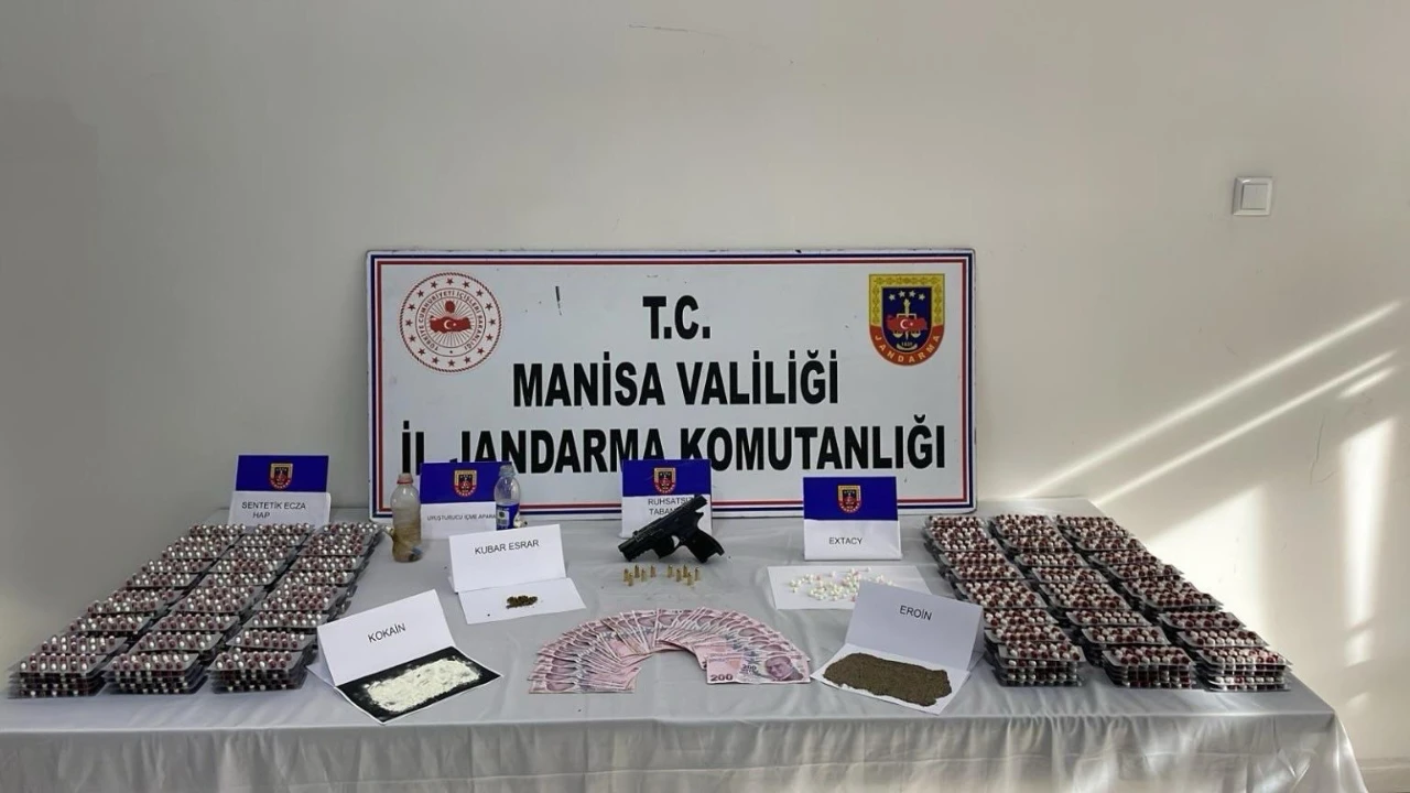 Akhisar’da Uyuşturucu ve Silah Operasyonu: 5 Şüpheli Gözaltında