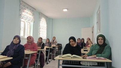 Soma’dan Mardin’e Kitap Kardeşliği: Kadınlardan Köy Okuluna Kütüphane