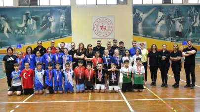 Yunusemreli Badmintonculardan İl Birinciliği'nde Madalya Yağmuru