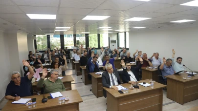 CHP’li Üyelerden Turgutlu Meclisinde Özgür Özel’e Destek