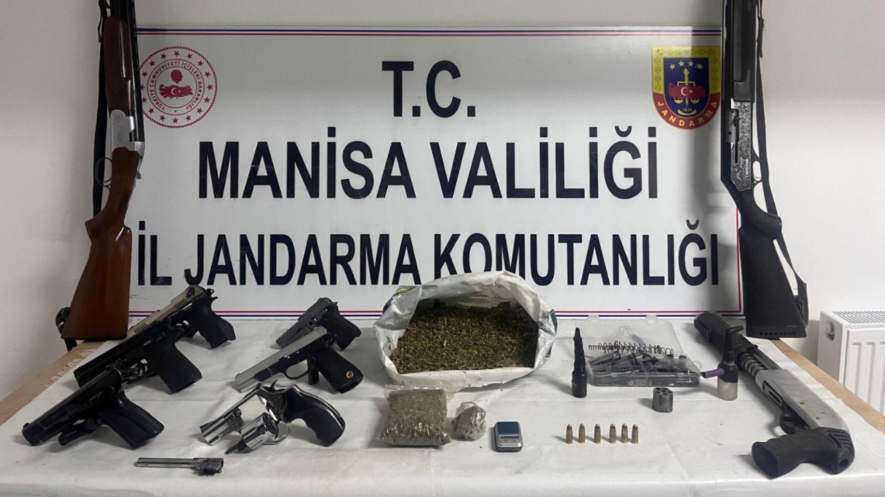 Soma’da Jandarmadan Uyuşturucu ve Silah Operasyonu