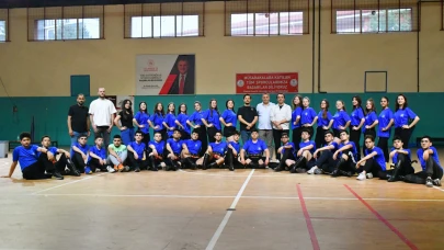 Yunusemre’nin Halk Oyunları Ekibi Ege Şampiyonluğu İçin Sahne Alacak