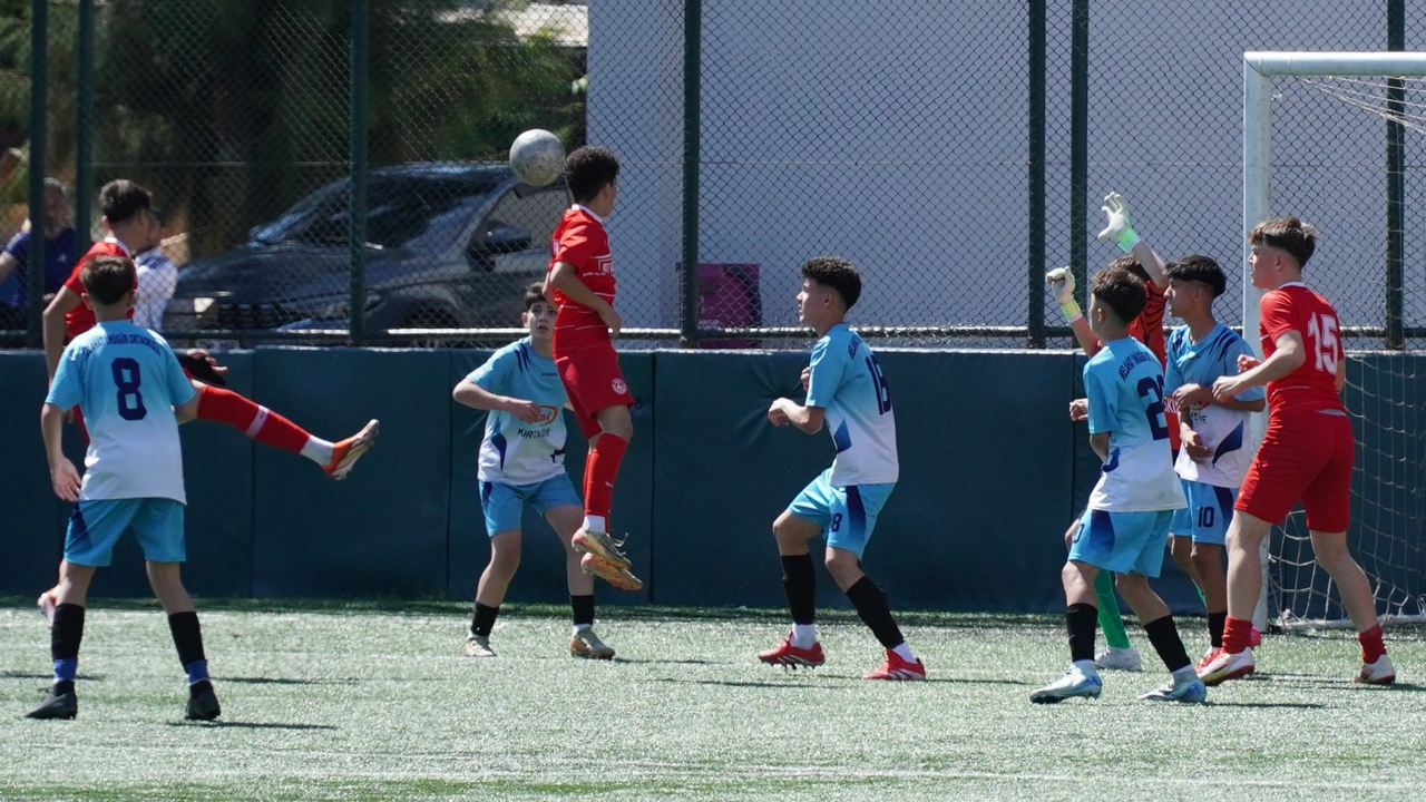 Okul Sporları Futbol Yıldızlar Türkiye Yarı Finalleri Manisa’da