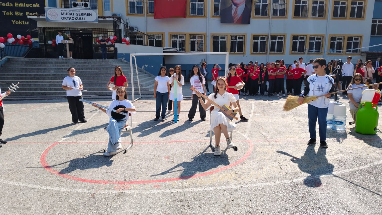 Murat Germen Ortaokulu’nda 19 Mayıs Coşkusu