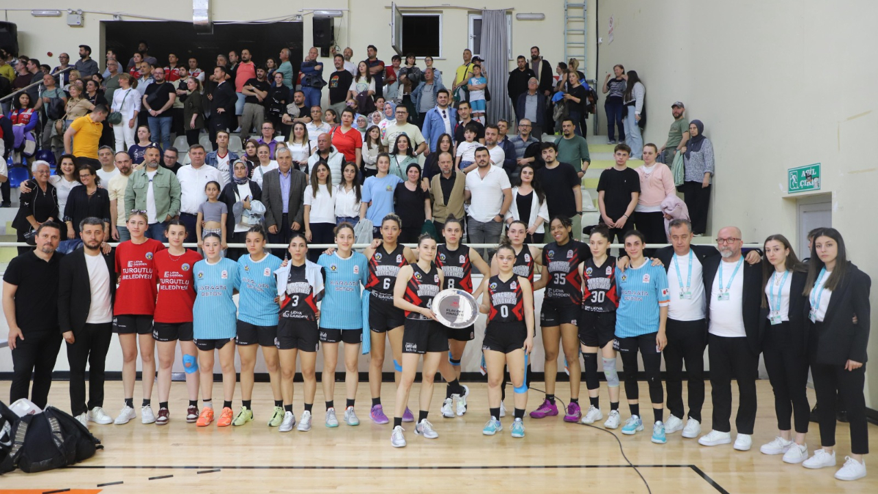 Turgutlu Belediyespor Kadın Basketbol Takımı Hedefin Üstünde Sezon Geçirdi