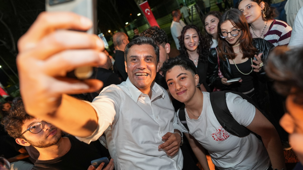 Başkan Zeyrek’ten Gençlere Çağrı: “Gelin, Şehrimizi Birlikte Yöneltelim”