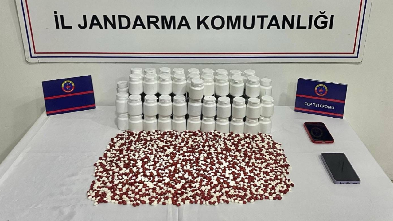 Manisa’da Uyuşturucuya Geçit Yok: 4.648 Sentetik Hap Ele Geçirildi