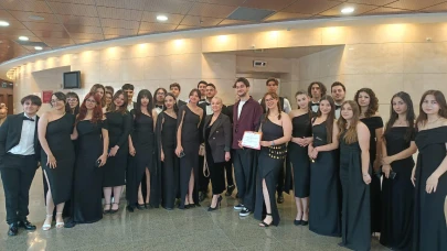 Manisa Koroları İzmir Festivali’nden İki Ödülle Döndü