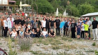 Eğitim-İş Manisa 1 Nolu Şube Bahar Pikniğinde Dayanışmayı Pekiştirdi