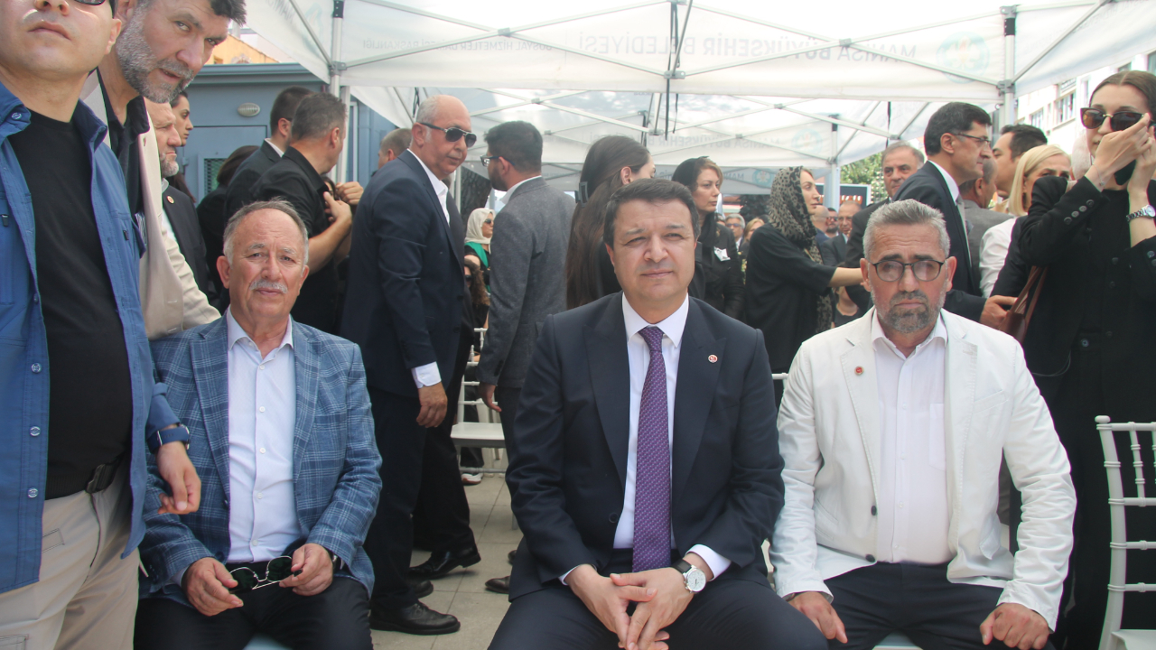 Saadet Partisi Genel Başkanı Mahmut Arıkan, Ferdi Zeyrek’in Cenazesi İçin Manisa’daydı