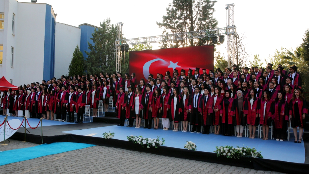 MCBÜ Tıp Fakülteli Genç Hekimler Sağlık Ordusuna Katıldı