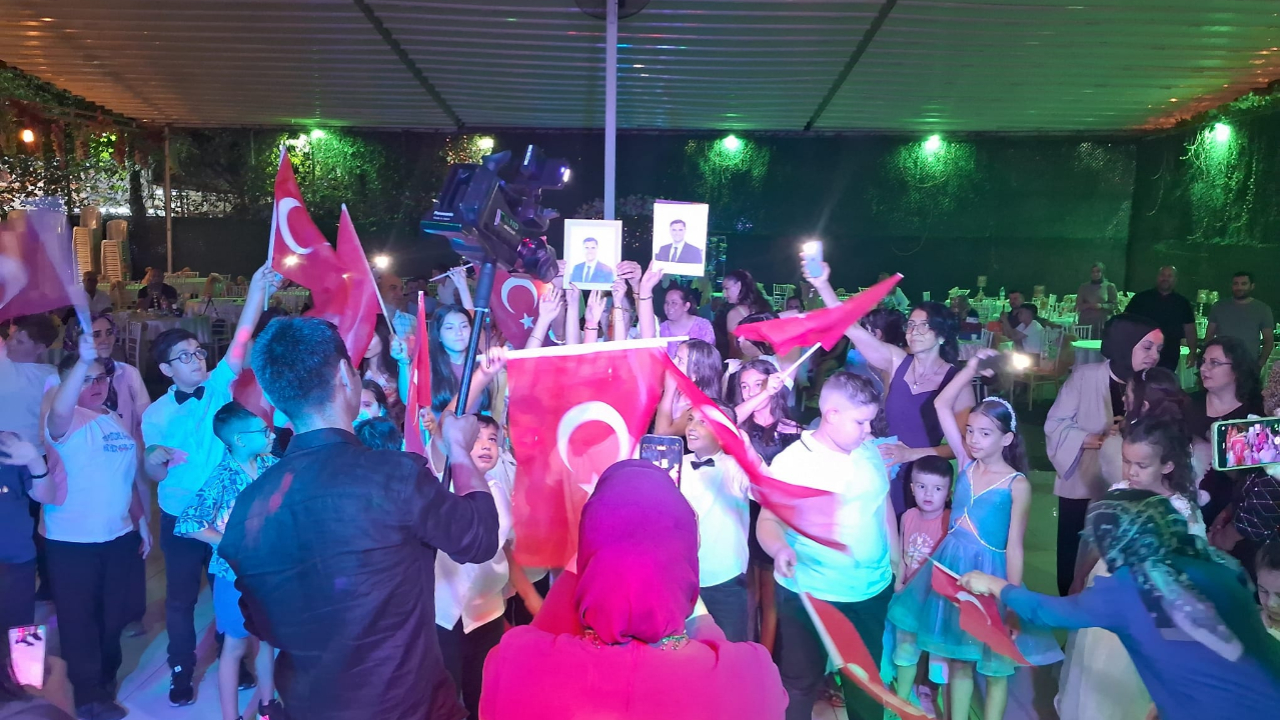Gazi İlköğretim’in Mezuniyet Balosunda Duygusal Anlar