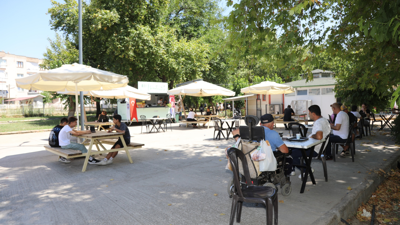 Engelsiz Kafe Yenilenen Haliyle Hizmet Vermeye Devam Ediyor