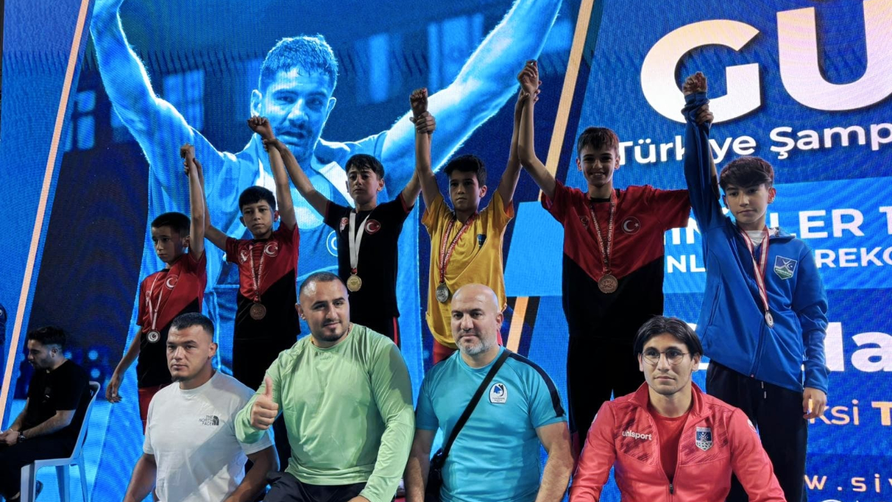 Yunusemreli Güreşçiler Türkiye Şampiyonu Oldu
