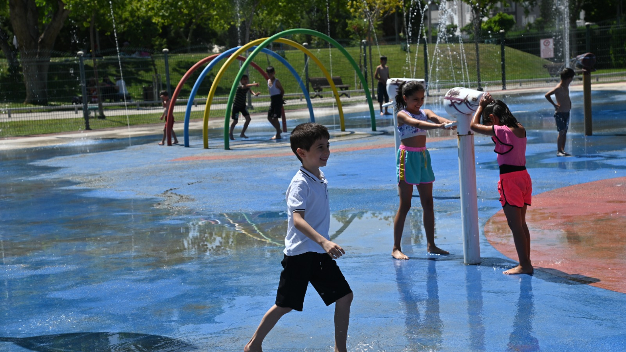 Manisa’da Yazın Yeni Gözdesi: Fresh Park Çocuklara Serinlik ve Eğlence Sunuyor