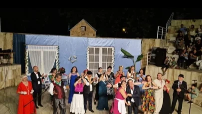 Efes Selçuk’ta Sanat ve Dayanışma Aynı Sahneyi Paylaştı