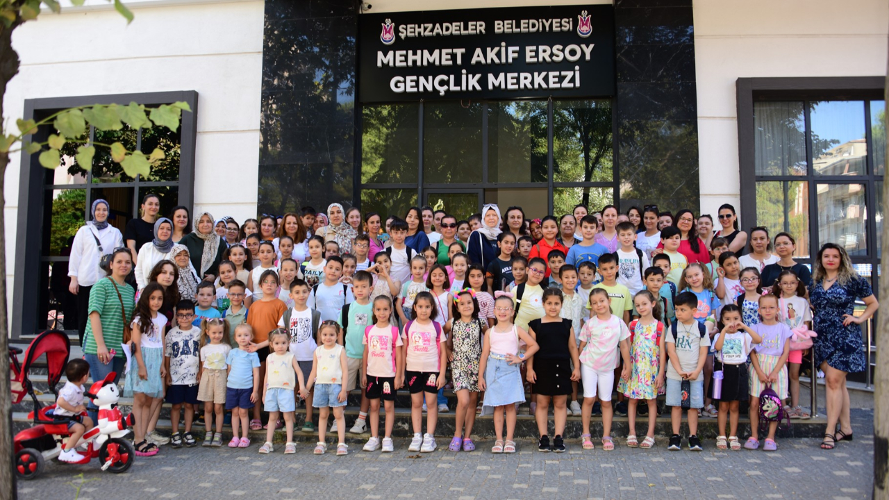 Şehzadeler Belediyesi Yaz Kurslarına Yoğun İlgi