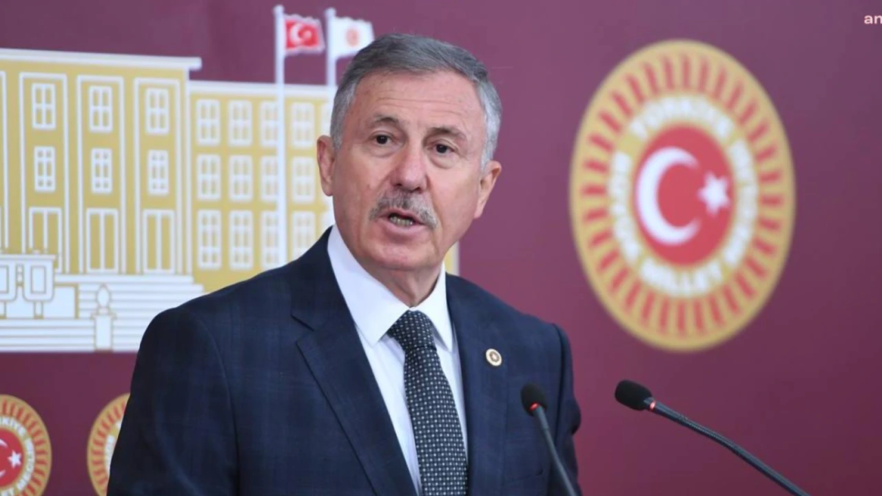 Selçuk Özdağ: “Geri Gönderilen Zehirli Gıdalar Türkiye’de Yeniden Satılıyor”