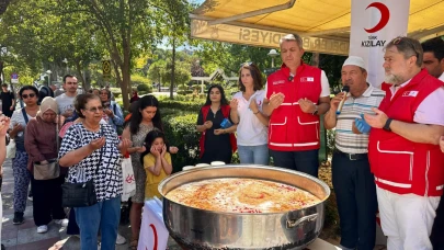 Türk Kızılay Manisa’dan 1000 Kişilik Aşure İkramı