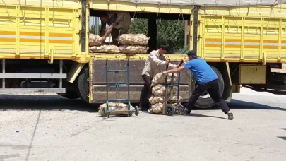 Manisa’da Örnek Dayanışma: Muhtar Barış Baş’tan 20 Ton Patates Desteği