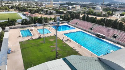 Manisalılar Serinliğin Adresini Biliyor: Olimpik Havuz Hafta Sonu Doldu Taştı