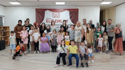 Yağmur Hanım’ın Konağı Dakikalarca Ayakta Alkışlandı