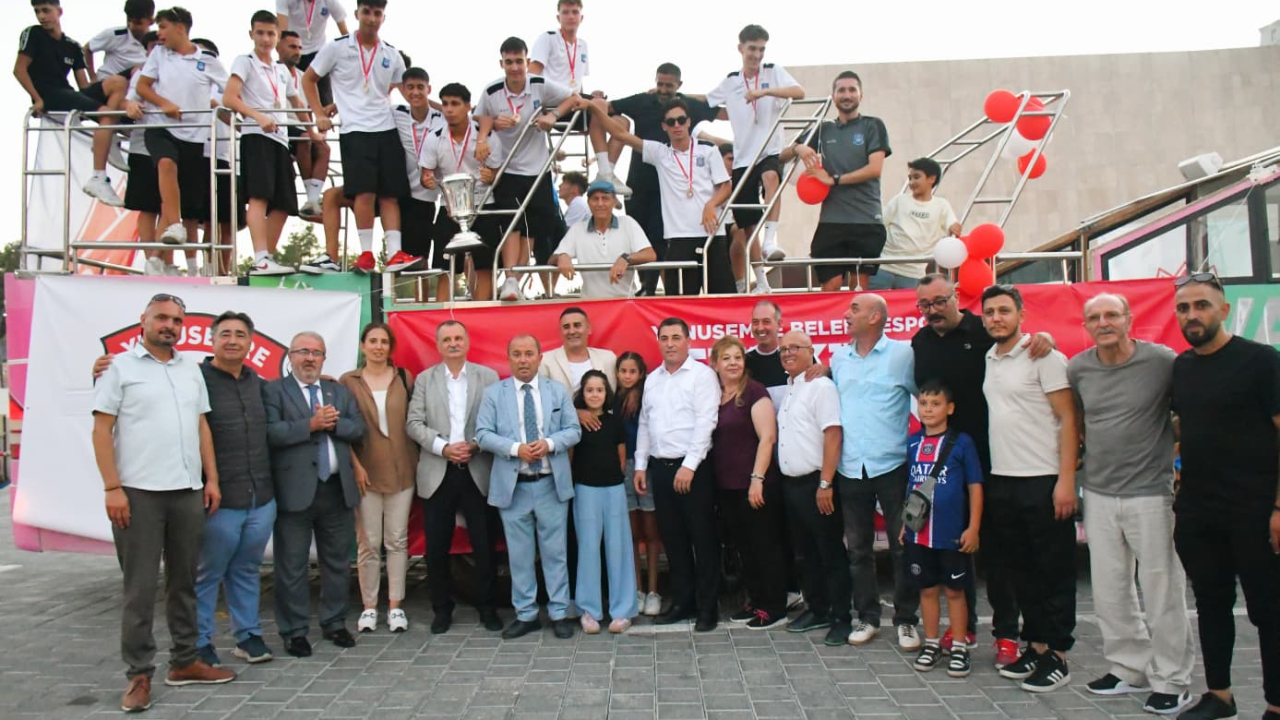 Yunusemre Belediyespor U17 Şampiyonluğu Manisa’ya Armağan Etti