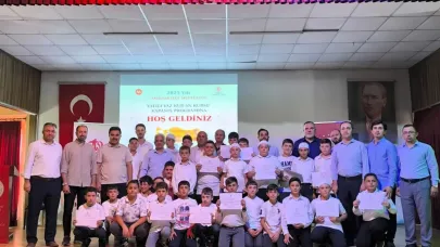 Akhisar’da Yatılı Yaz Kur’an Kursu Kapanışında Coşkulu Final