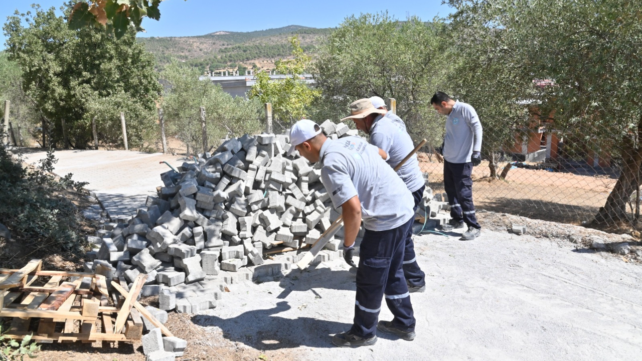 Manisa’da Mezarlıklar Tel Çit ve Bakım Çalışmalarıyla Daha Güvenli Hale Geliyor