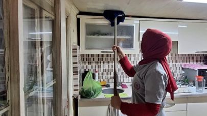 Akhisar Belediyesi’nden ihtiyaç sahiplerine evde bakım ve temizlik desteği