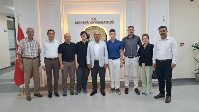 LGS ve YKS Şampiyonları Kaymakam Mustafa Can’dan Ödül Aldı