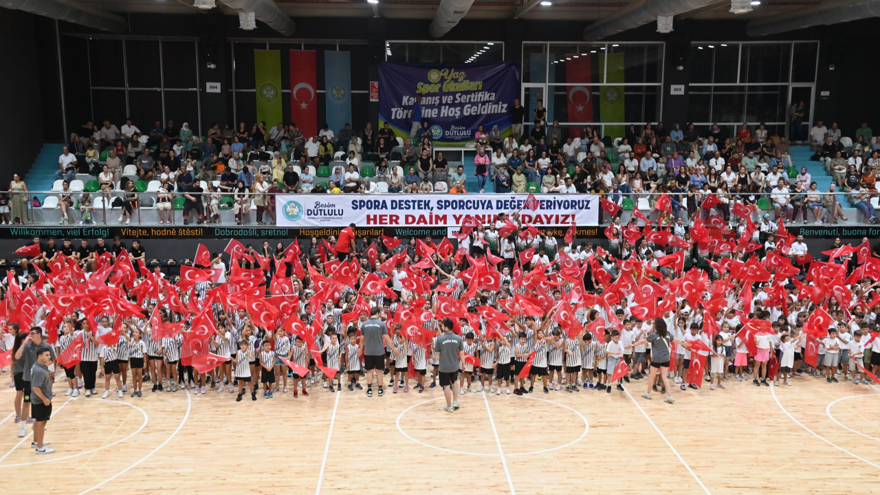 Büyükşehir’in Yaz Spor Okullarında 4 Bin 500 Sporcuya Sertifika
